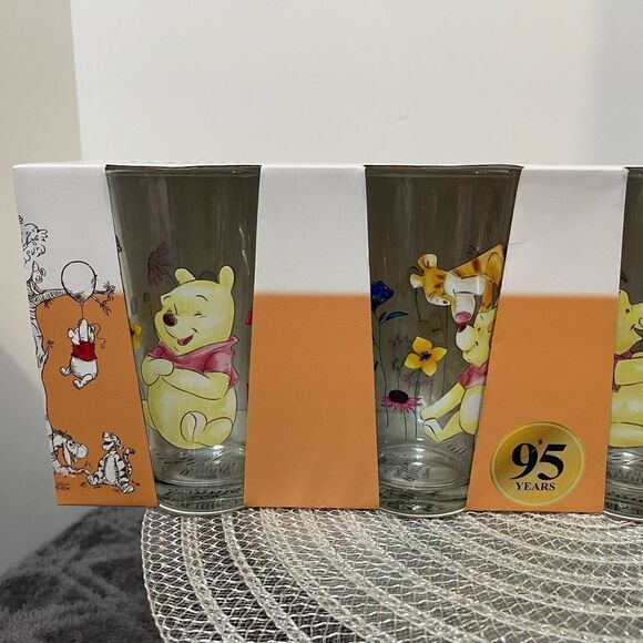 Disney Winnie the Pooh Flowers glasses set of 4 NWT - Picture 4 of 4